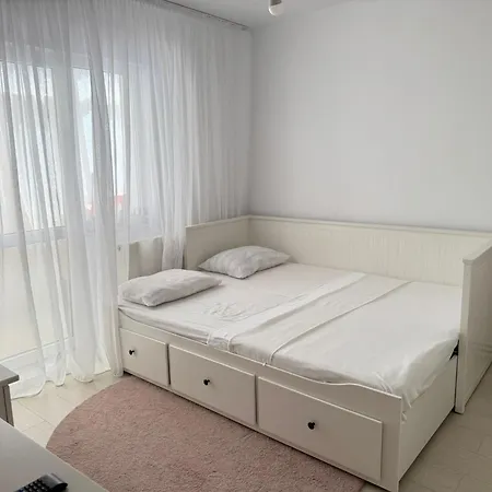 アパート Faleza Nord コンスタンツァ