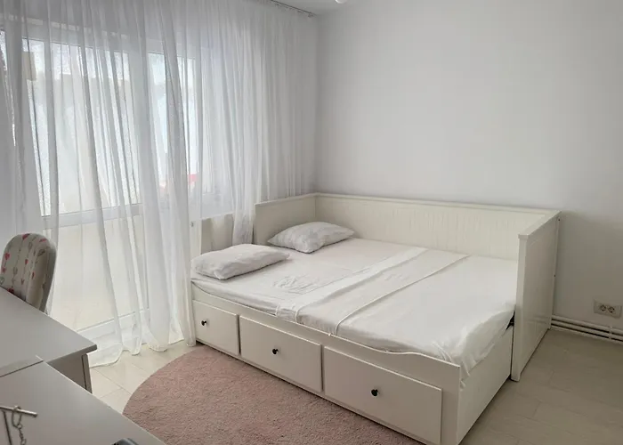 アパート Faleza Nord コンスタンツァ