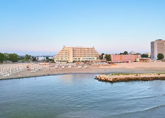 Faleza Nord アパート *